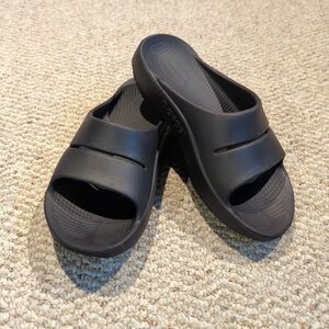 OOFOS OOahh Slide Sandals Womens 8 Mens 6 Black Comfort Recovery